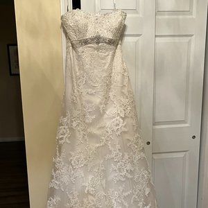 Brand New David Tutera for Mon Cheri Wedding Gown- IVORY SIZE 12 UNALTERED.